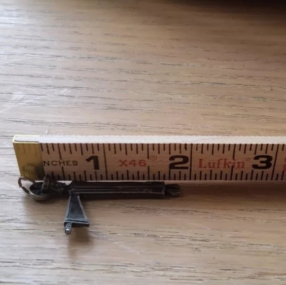 Italian man Made cross of Jesus Body from Italy silver tone. No marking. Vintage - Picture 5 of 7